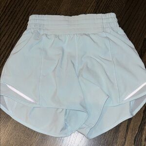 Lululemon Hotty Hot shorts size 0 powder blue 4” high rise excellent